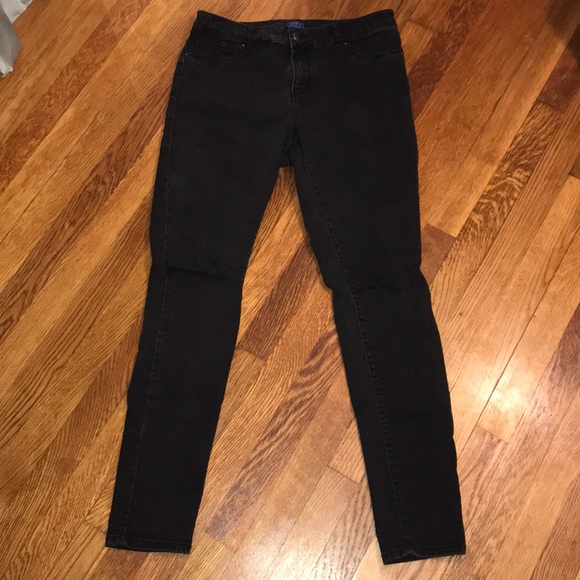 3 for $20 Black skinny jeans - Picture 2 of 7